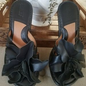 Born soft leather black pump